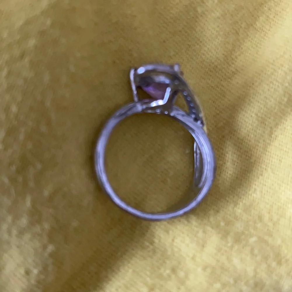 Beautiful sterling silver ring with amethyst and Diamond